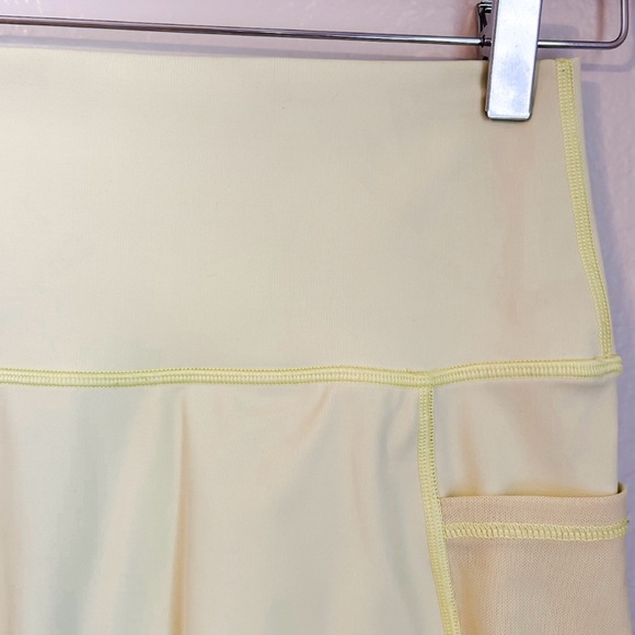 Aerie Chill. Play. Move. Citron Yellow Women’s Biker Mesh Shorts, Size Medium - Picture 3 of 8